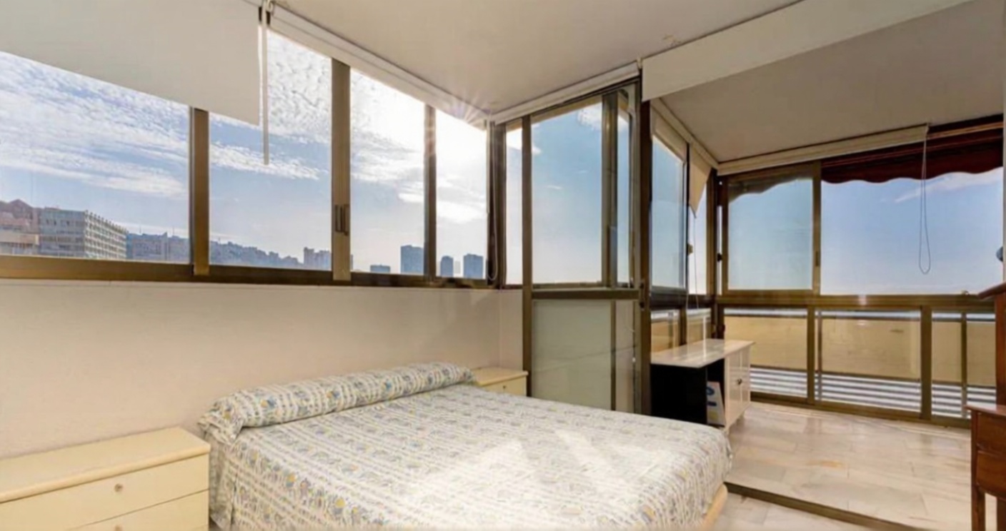 Piso en primera línea de playa en Benidorm — Quarto