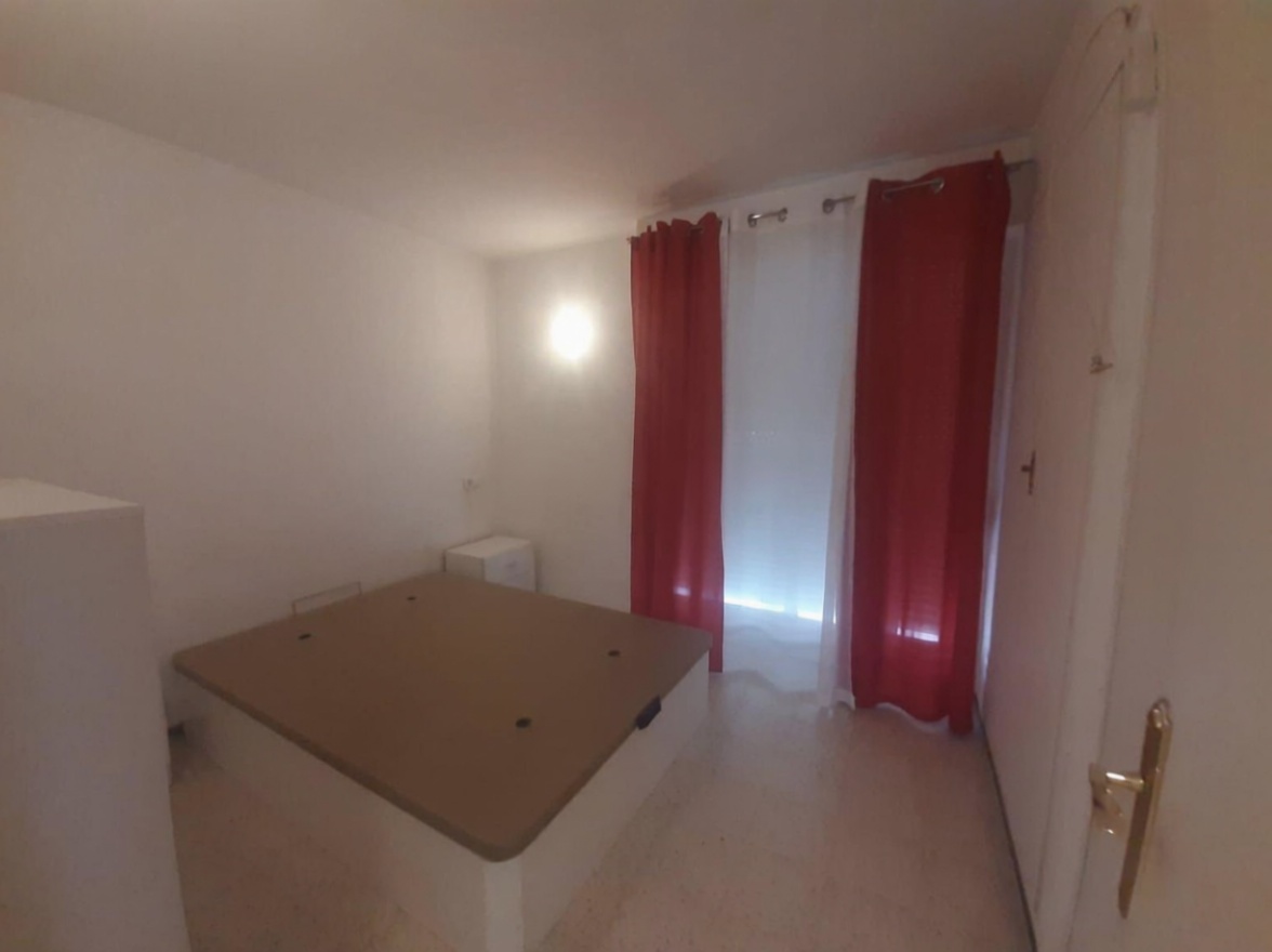 Apartamento em primeira linha de praia em Benidorm — Quarto