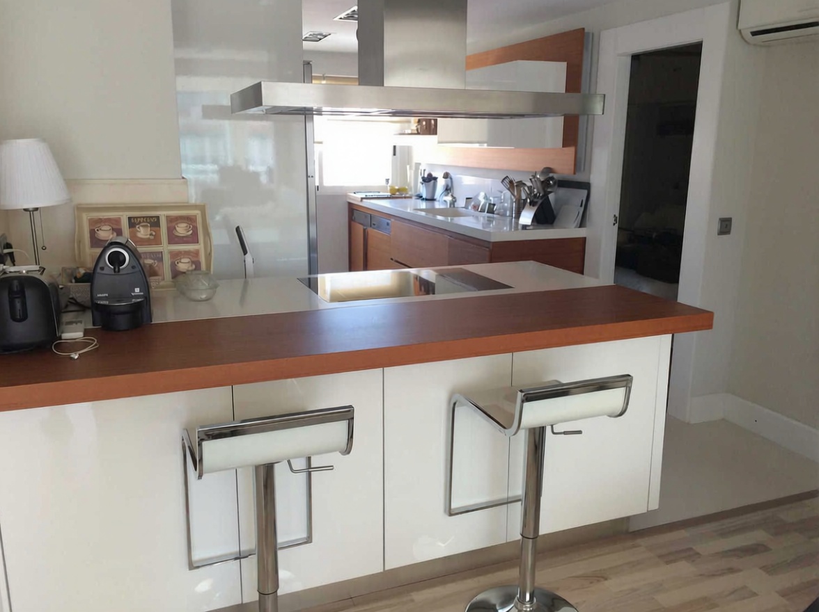 Wohnung in erster Strandlinie in Benidorm — Küche