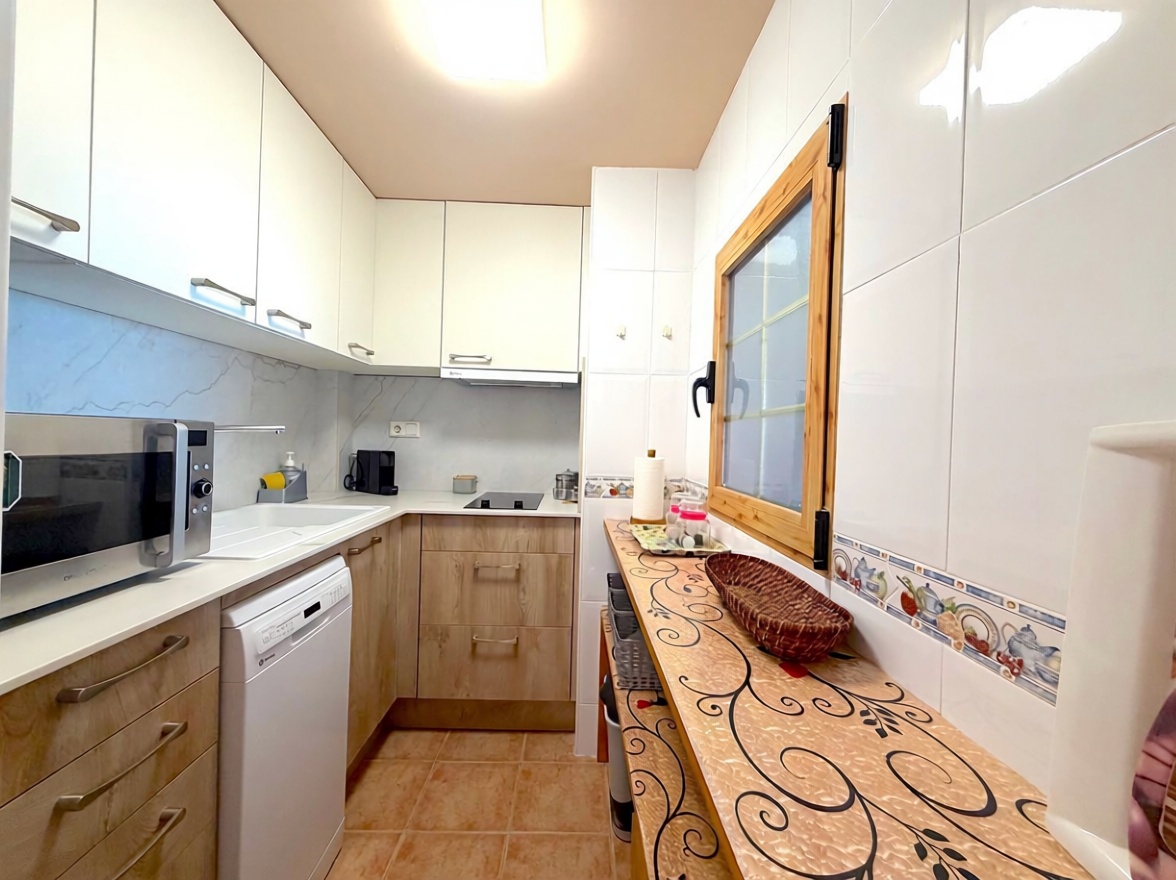 Piso en primera línea de playa en Benidorm — Cocina