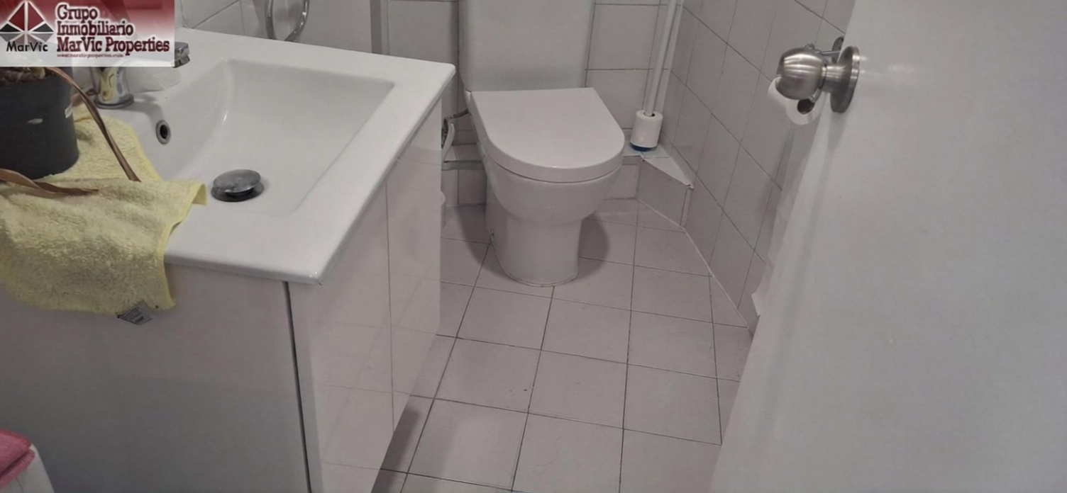 Piso en primera línea de playa en Benidorm — Casa banho