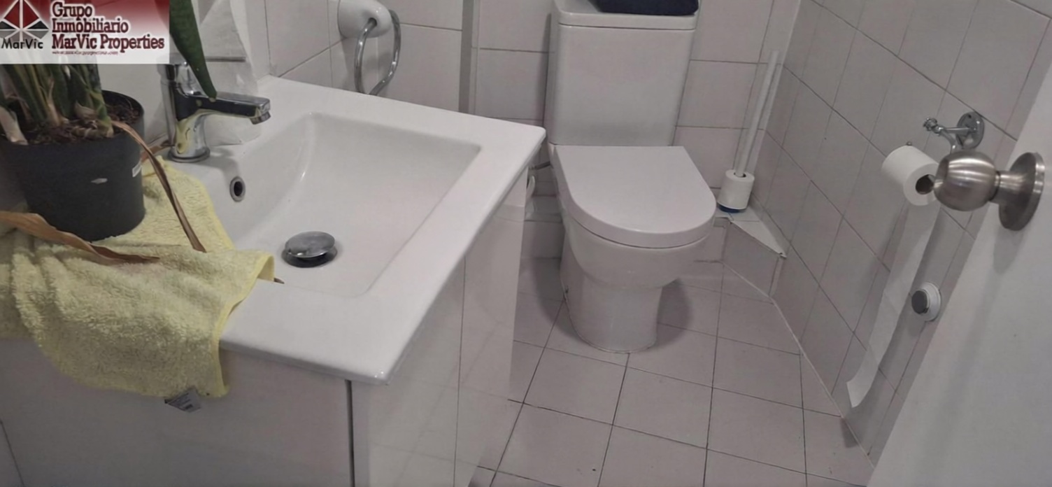 Piso en primera línea de playa en Benidorm — Casa banho