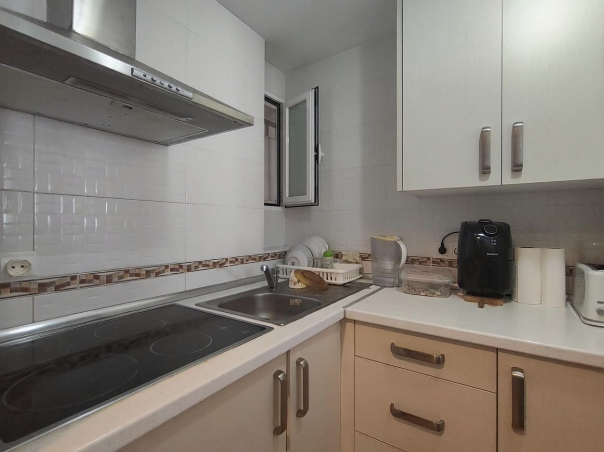 Wohnung in erster Strandlinie in Benidorm — Küche