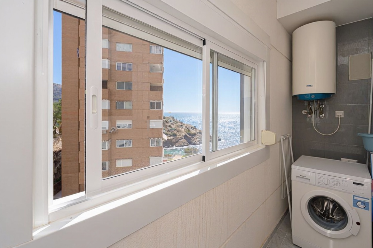Piso en primera línea de playa en Benidorm — Casa banho