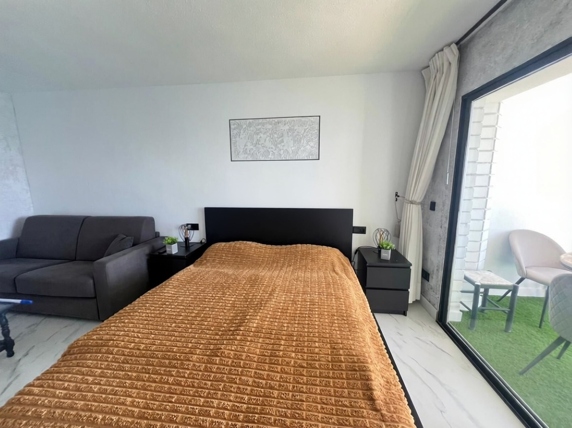 Estudio en primera línea de playa en Benidorm — Bedroom