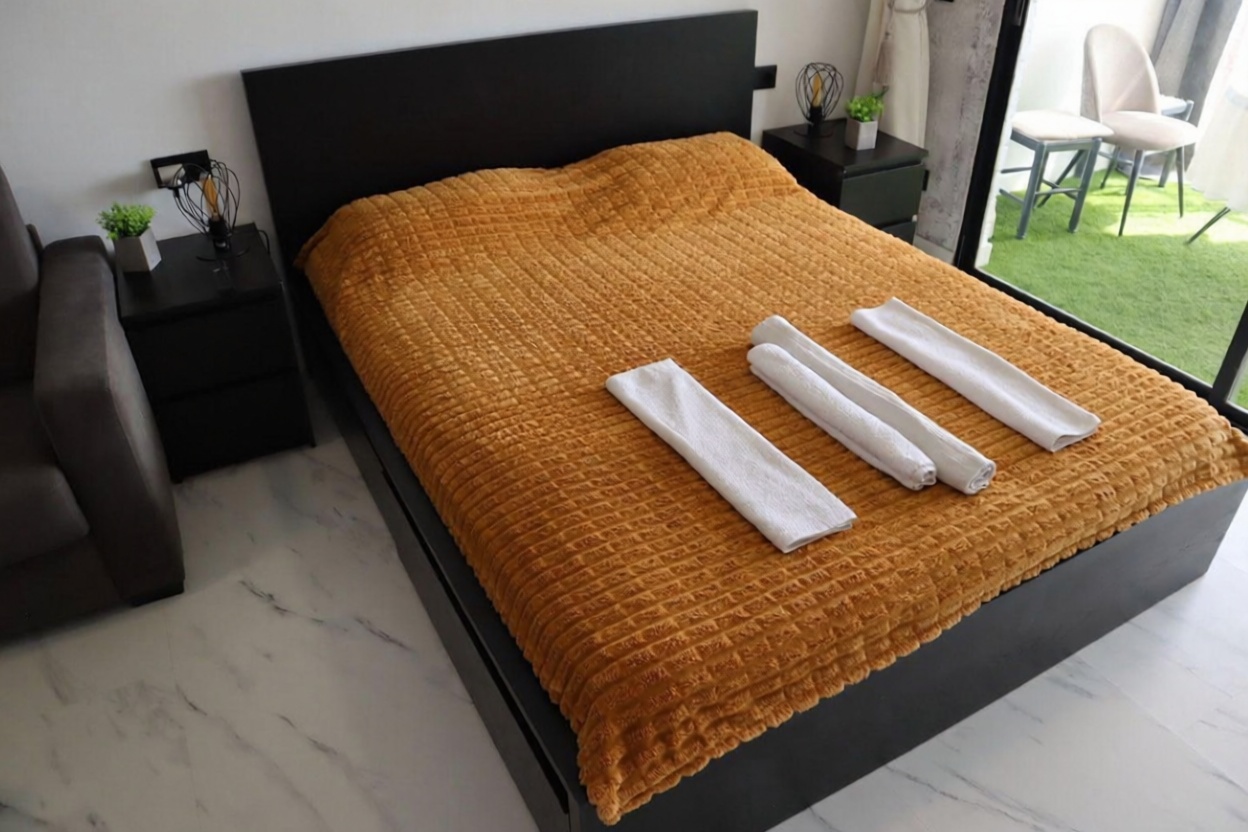 Estudio en primera línea de playa en Benidorm — Dormitorio