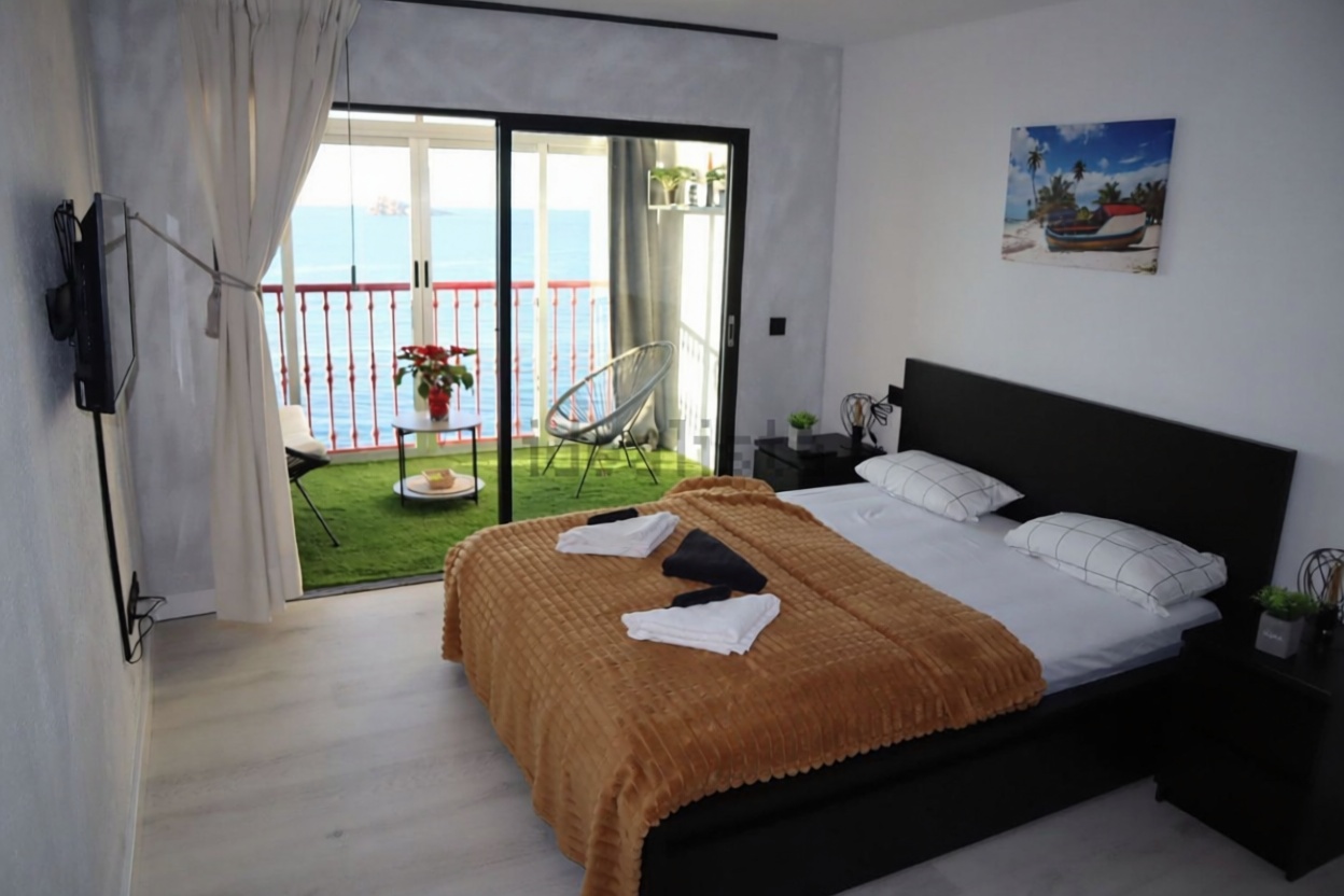 Studio in Primera Línea de Playa, Benidorm — Bedroom