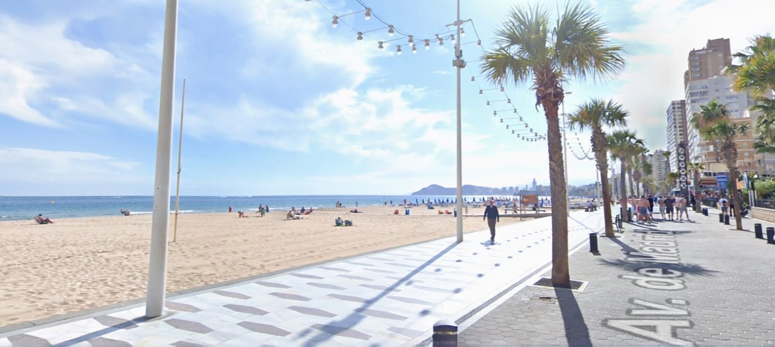 Studio en primera línea de playa en Benidorm — Sea view