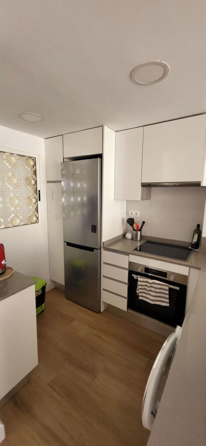 Wohnung in erster Strandlinie in Benidorm — Küche