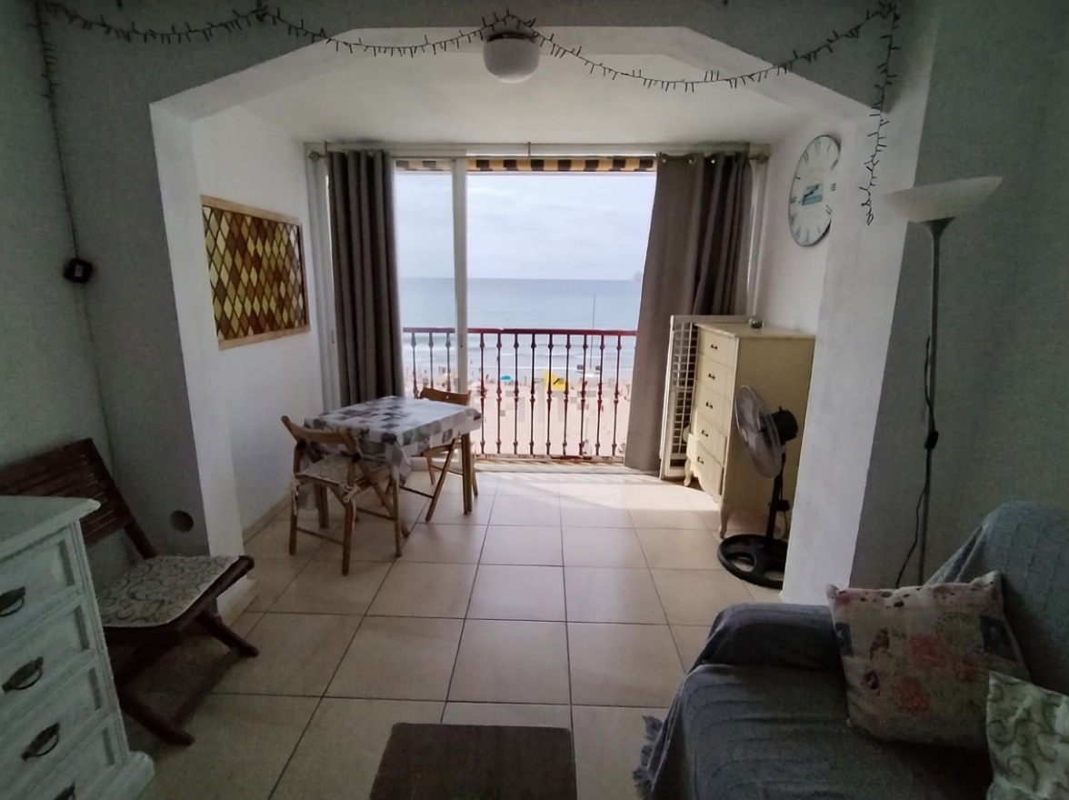 Wohnung in erster Strandlinie in Benidorm — Meerterrasse