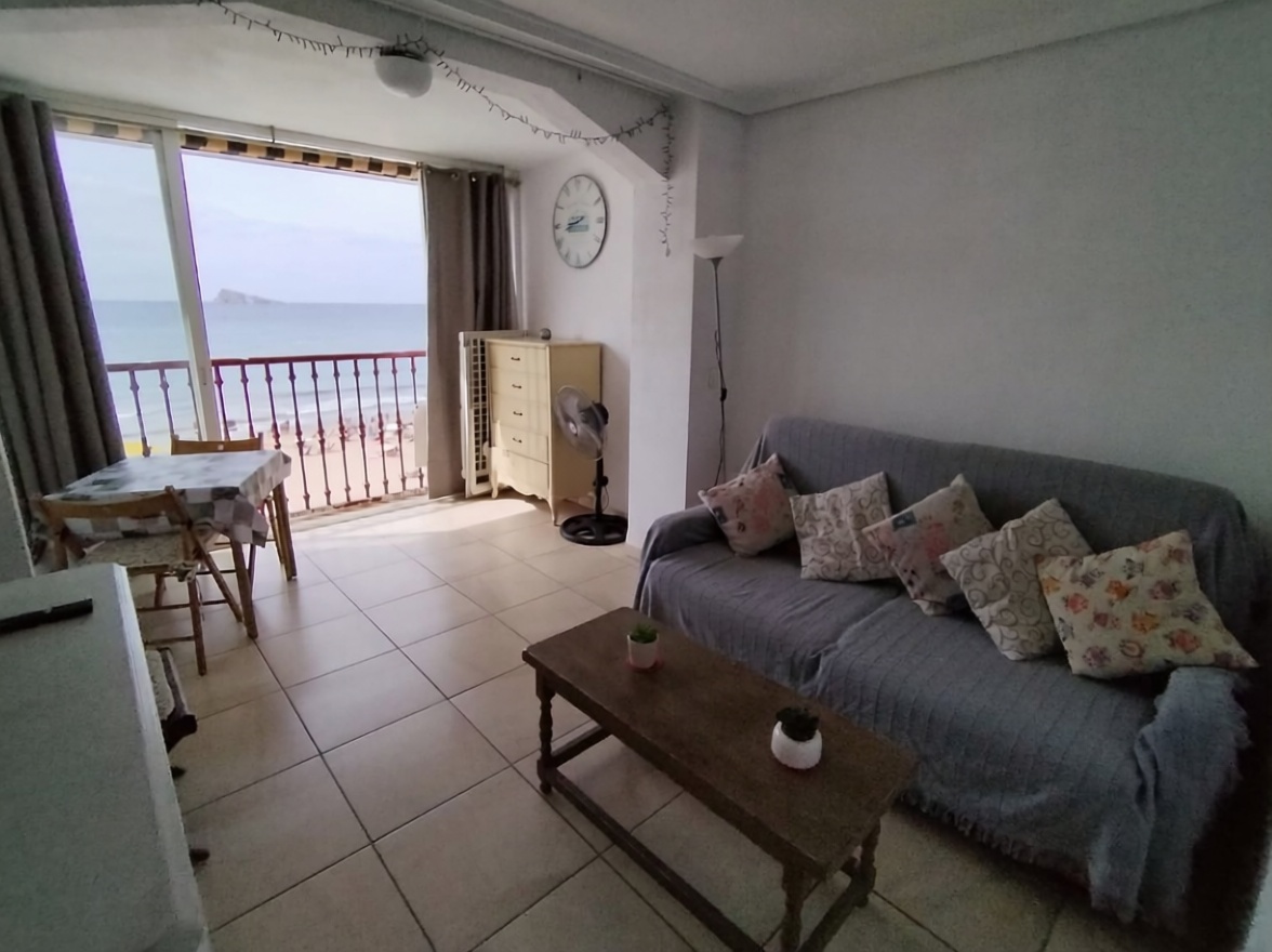 Wohnung in erster Strandlinie in Benidorm — Meerterrasse