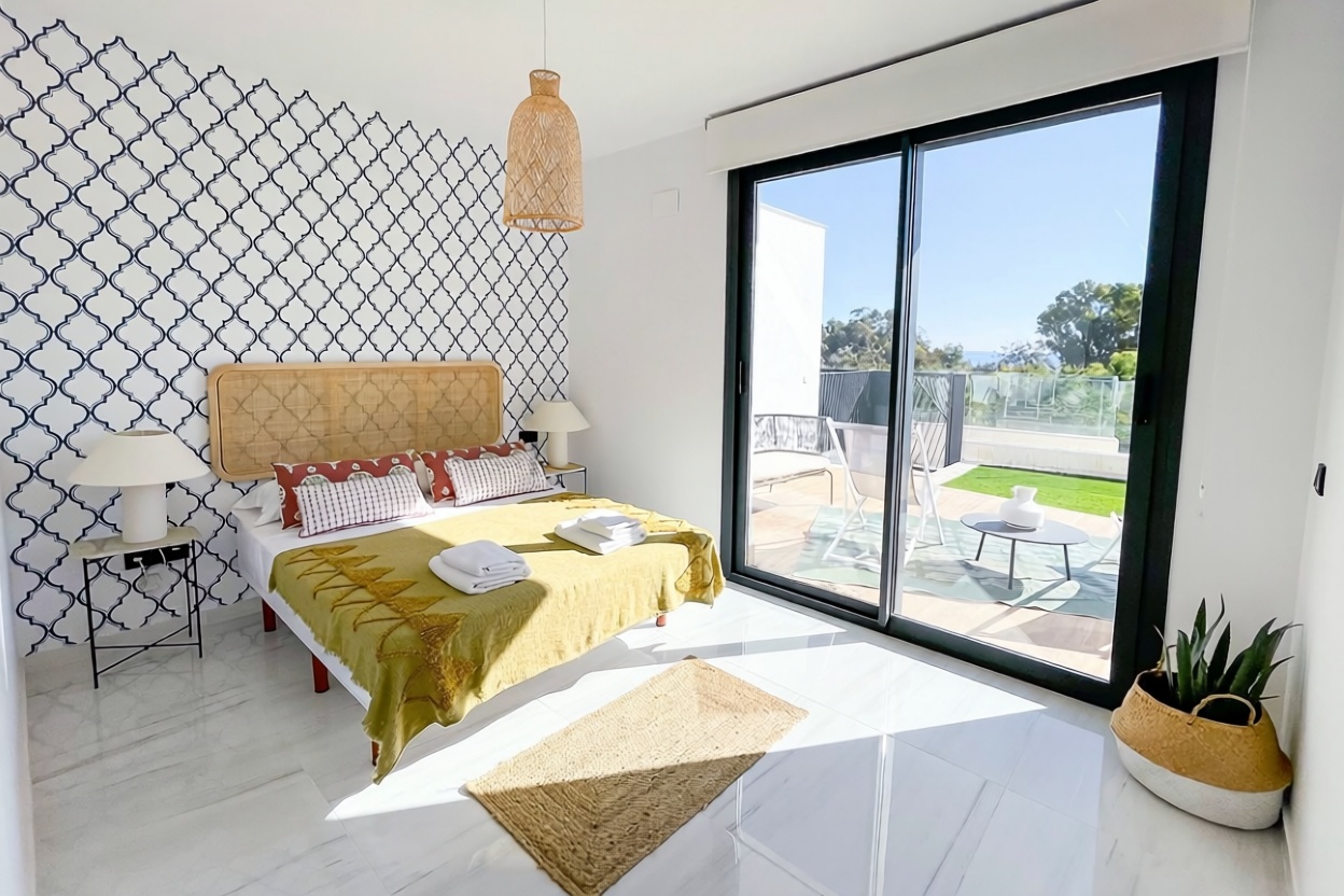 Flat in Villajoyosa on the First Line of the Beach — Bedroom