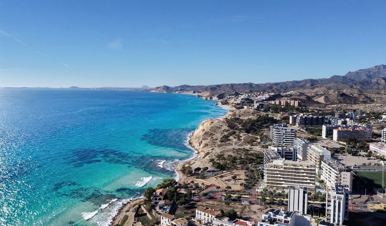 Piso en primera línea de playa en Villajoyosa — Luftbild
