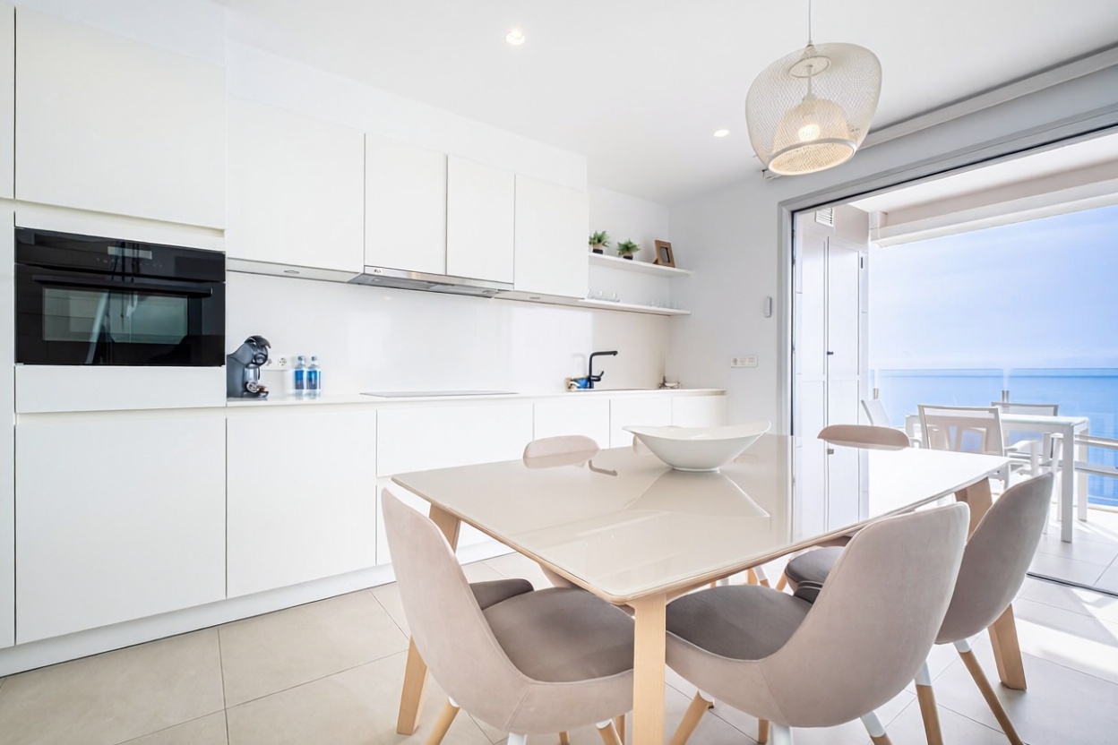 Ático en primera línea de mar en Villajoyosa — Kitchen