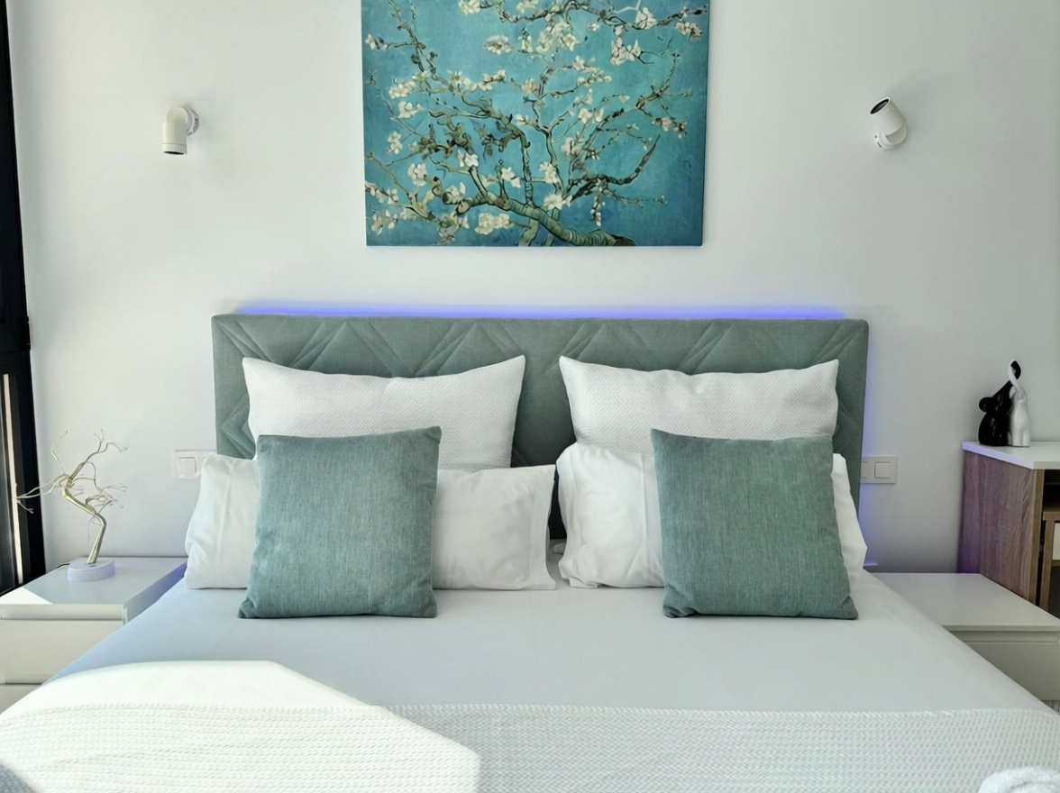 Flat in Villajoyosa on the First Line of the Beach — Bedroom