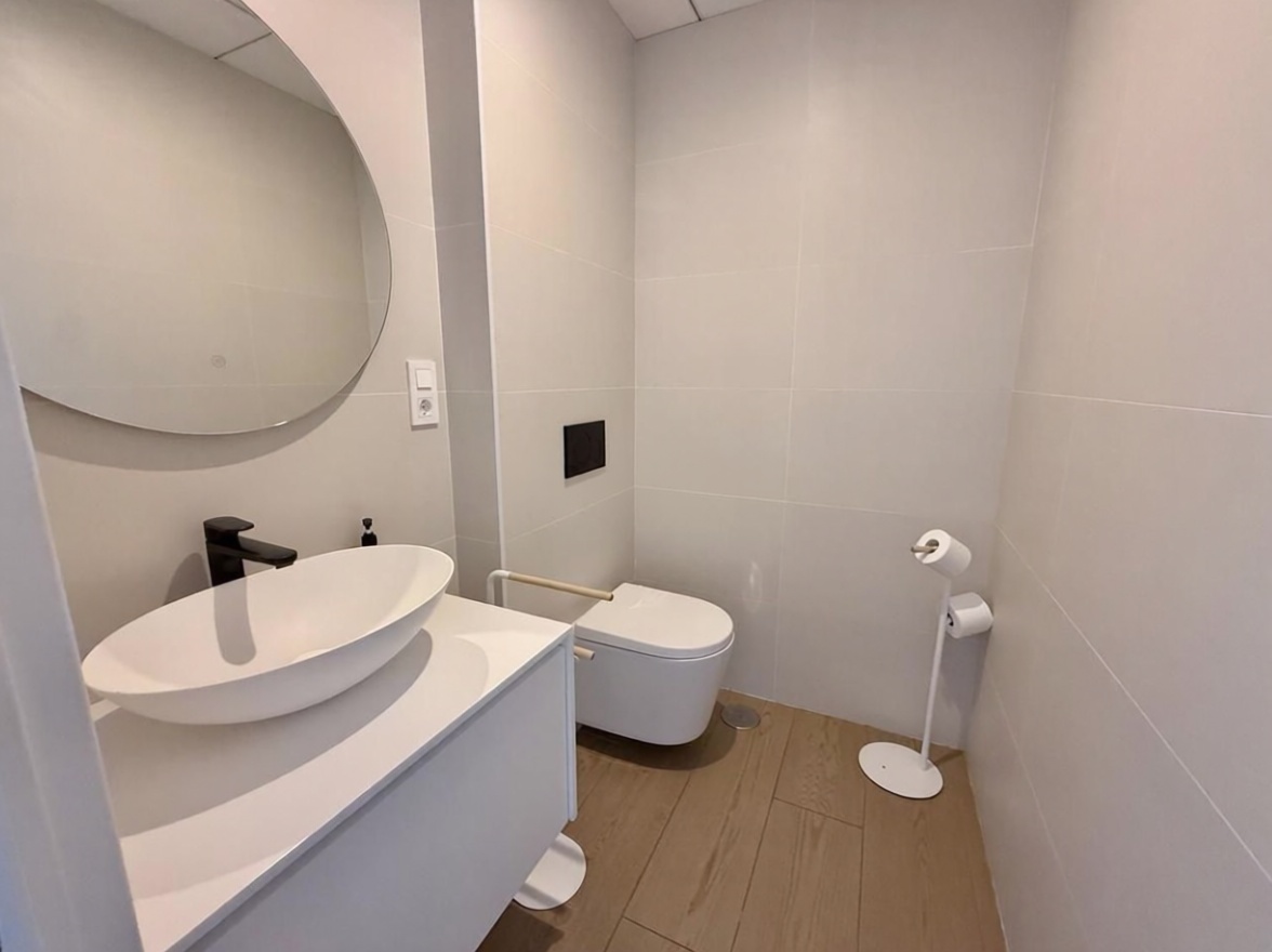Piso en primera línea de playa en Villajoyosa — Bedroom