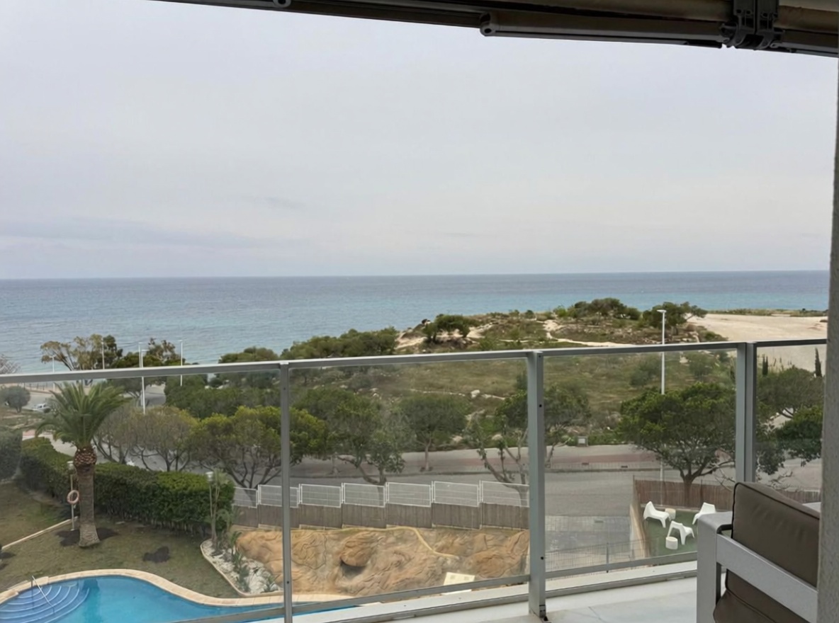 Flat in Primera Línea de Playa in Villajoyosa — Sea view