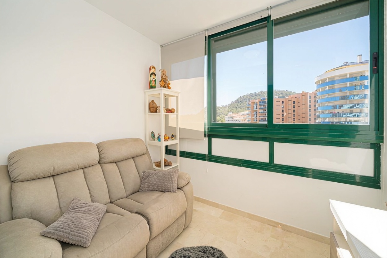 Flat on the Seafront in Villajoyosa — Living room