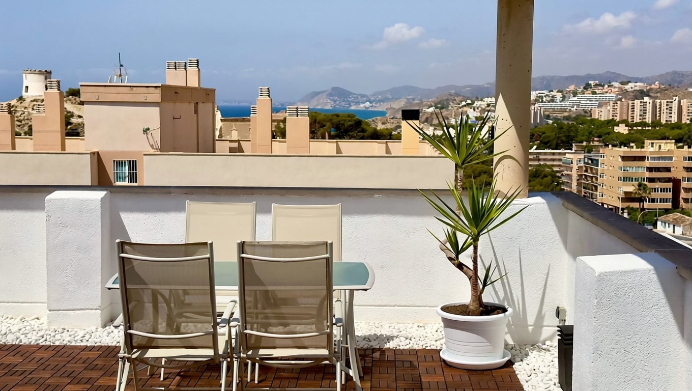 Ático en primera línea de mar en Villajoyosa — Sea terrace