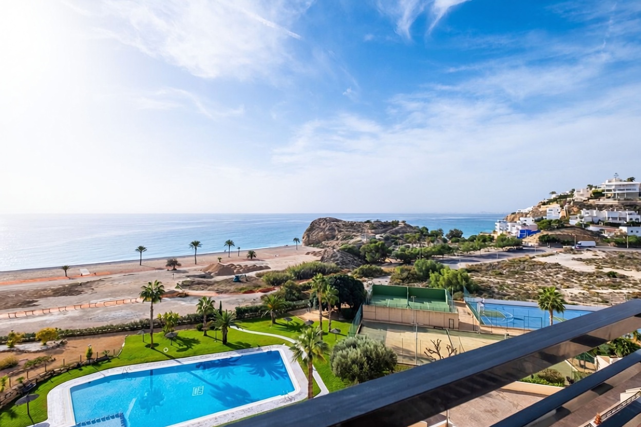 Piso en primera línea de playa en Villajoyosa — Sea terrace