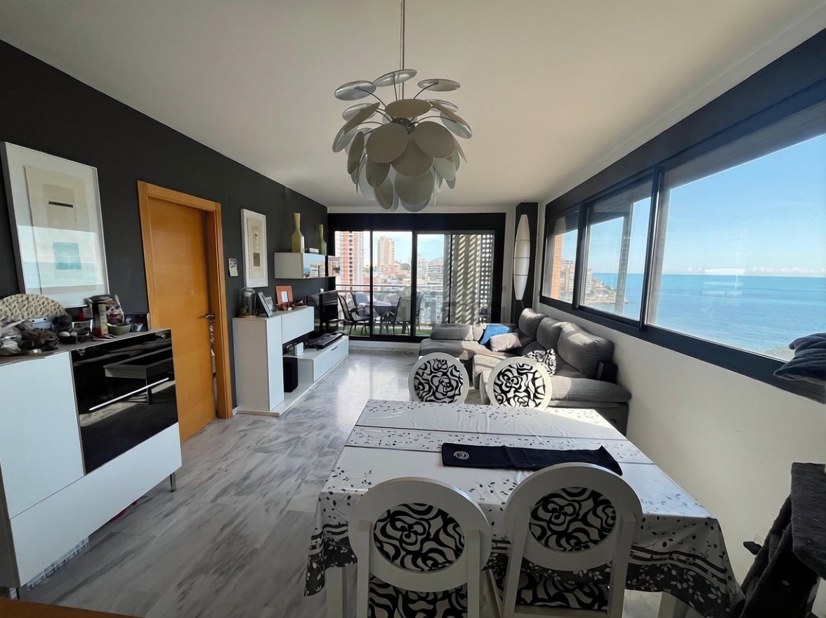 Piso en primera línea de playa en Miramar — Salón