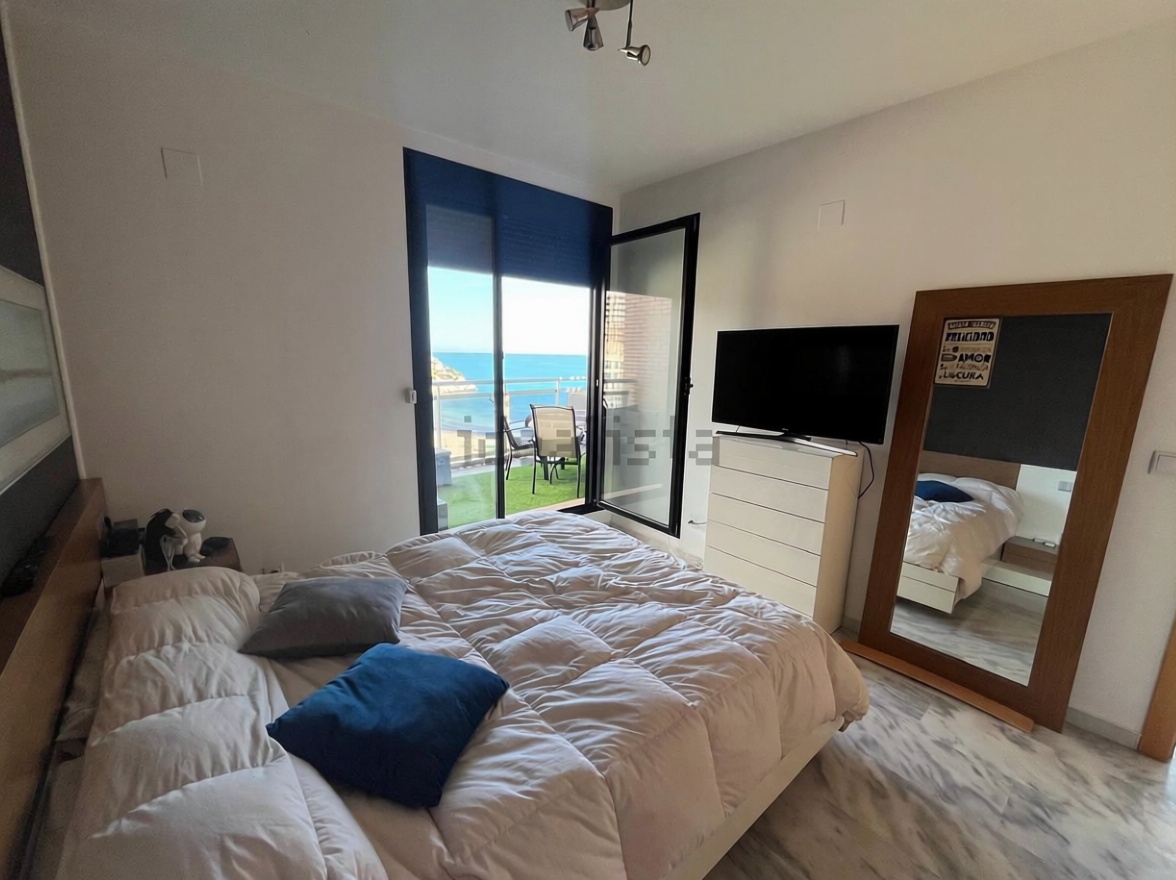 Piso en primera línea de playa en Miramar — Dormitorio