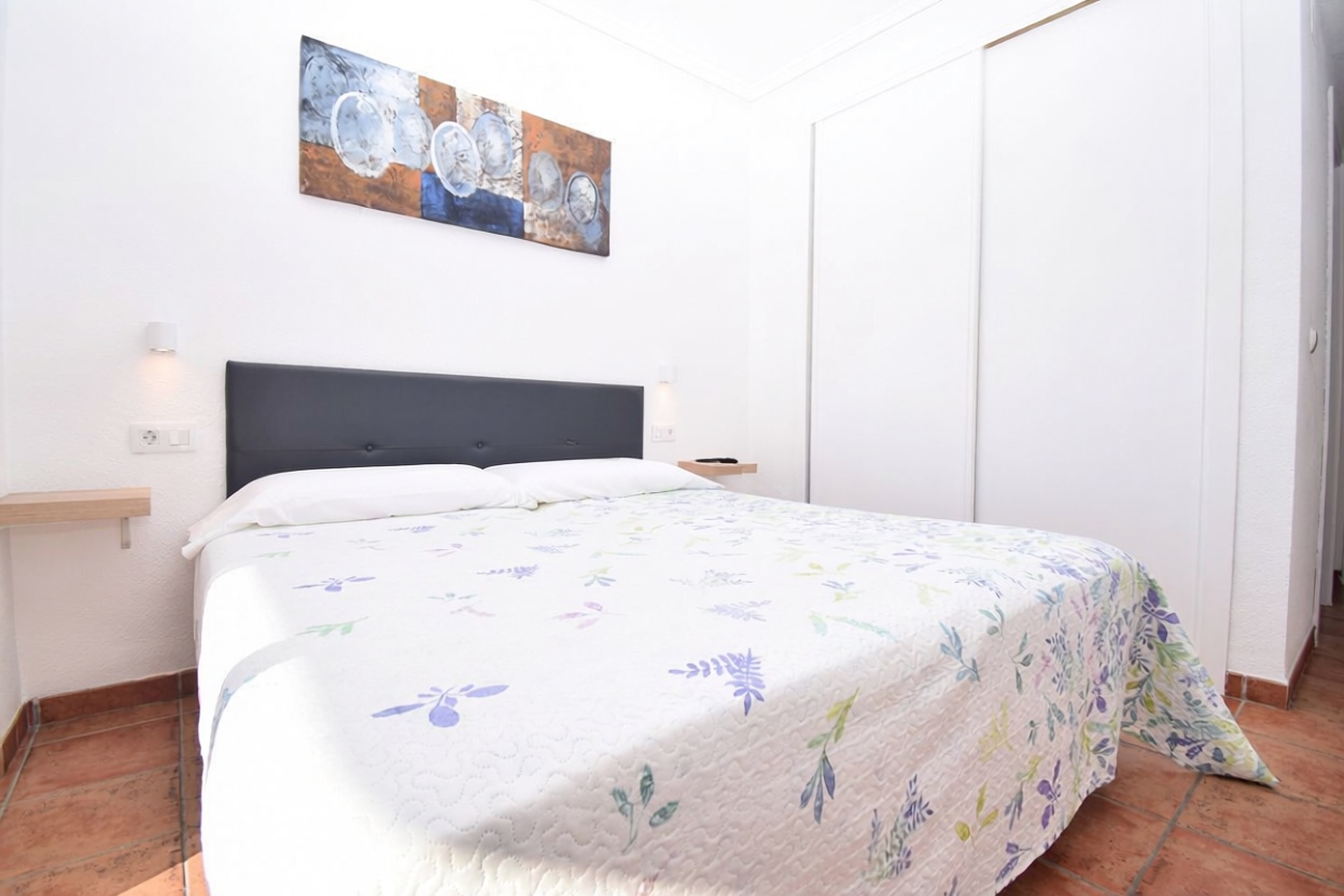 Flat in Primera Línea de Playa in Villajoyosa — Bedroom