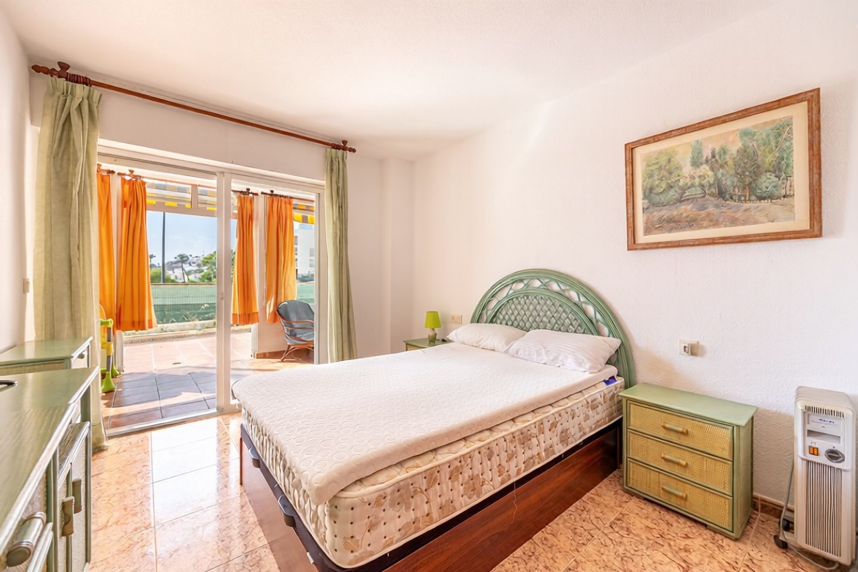 Flat in Primera Línea de Playa in Villajoyosa — Bedroom