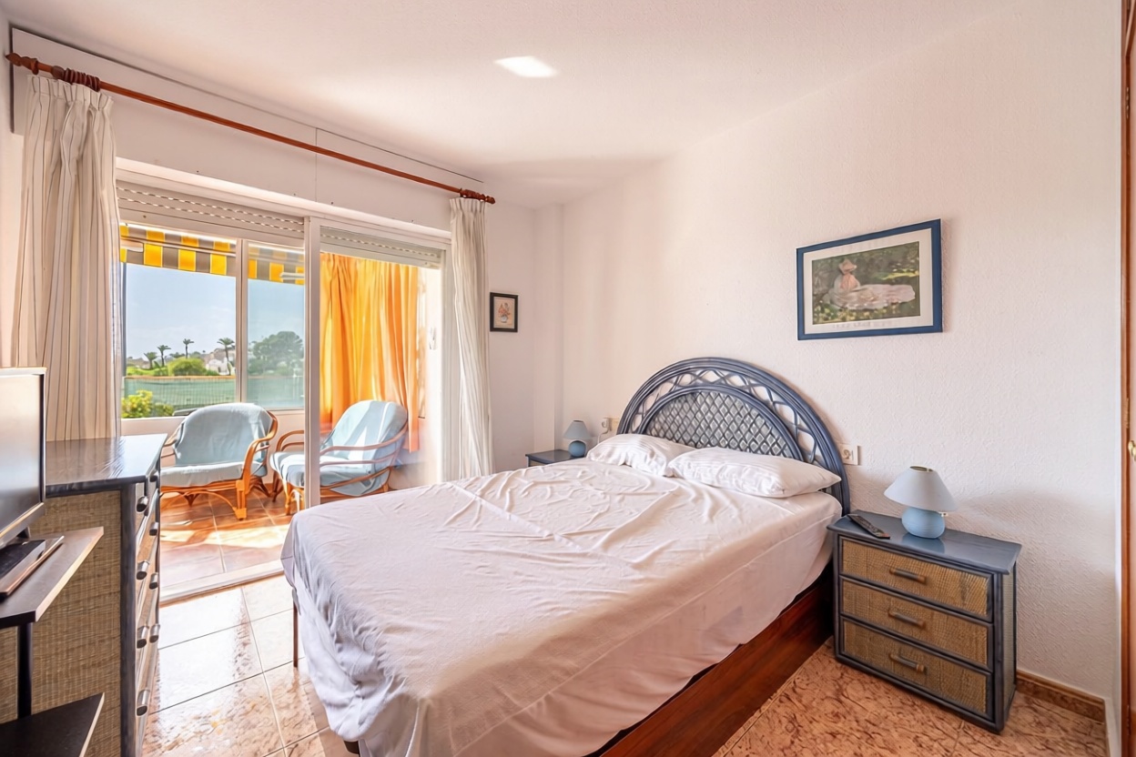 Flat in Primera Línea de Playa in Villajoyosa — Bedroom