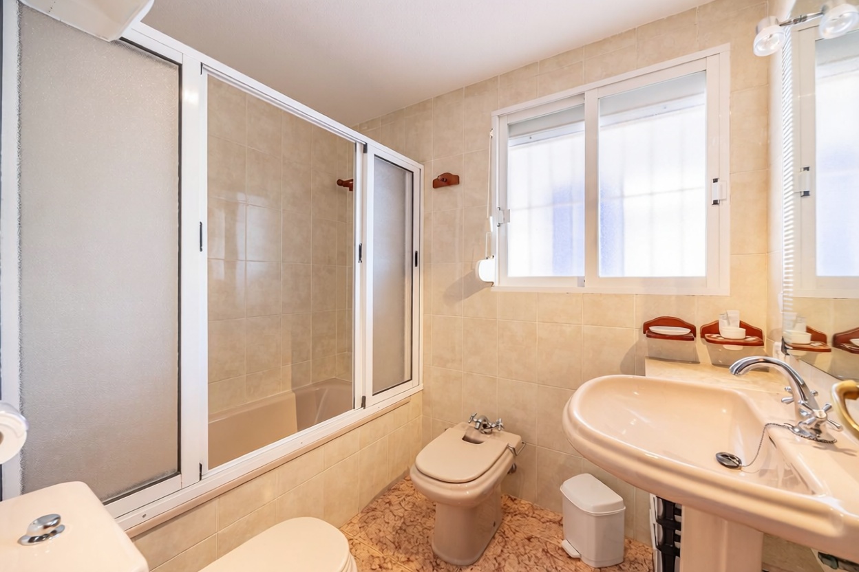 Flat in Primera Línea de Playa in Villajoyosa — Bathroom