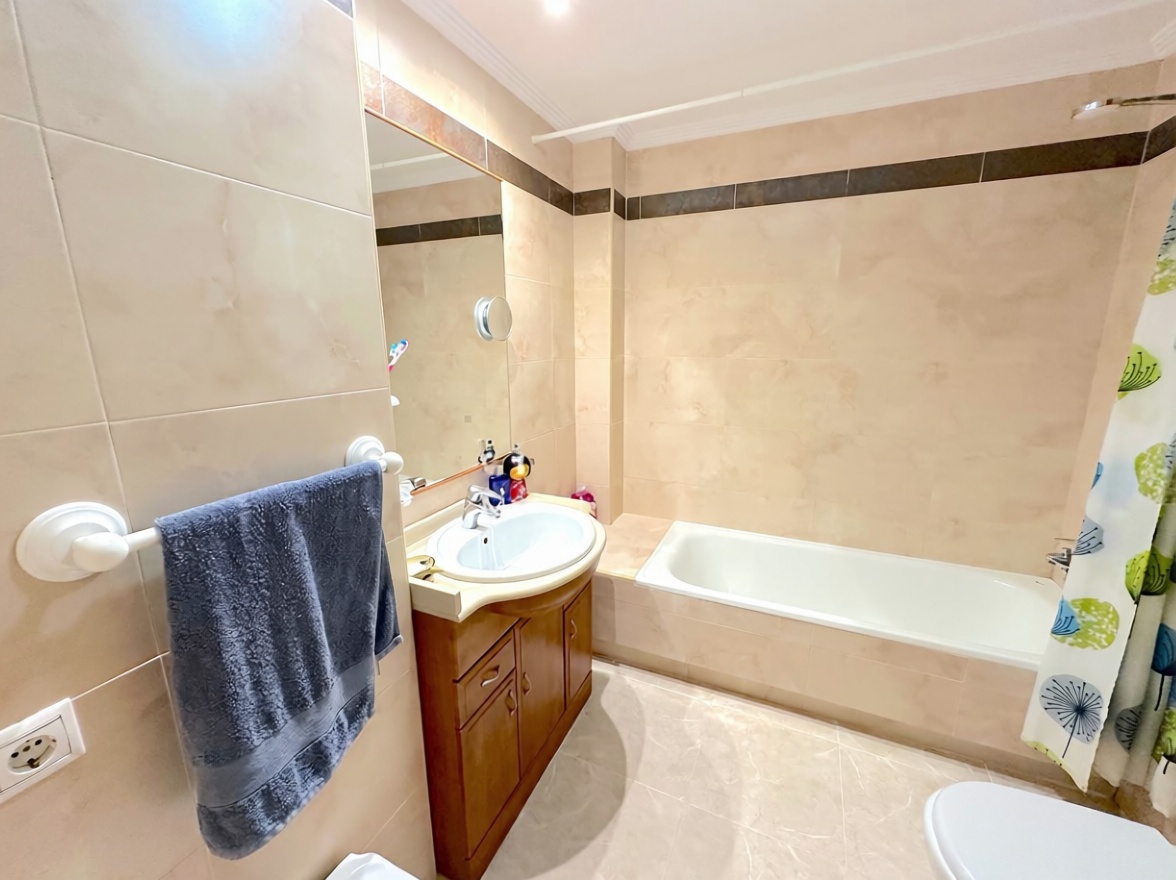 Ático en primera línea de mar en Villajoyosa — Bathroom