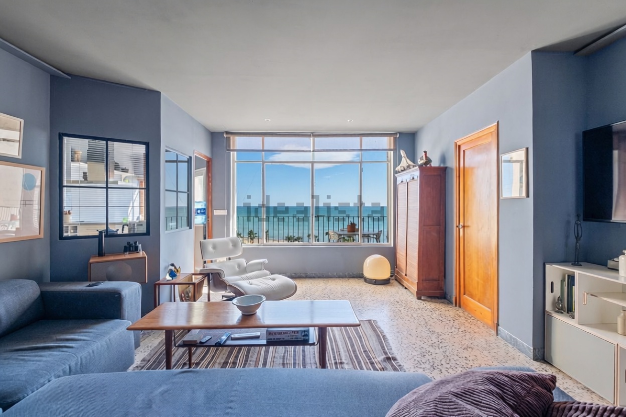 Ático en primera línea de mar en Villajoyosa — Living room
