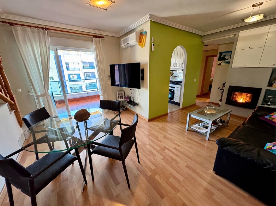 Ático en primera línea de mar en Villajoyosa — Living room