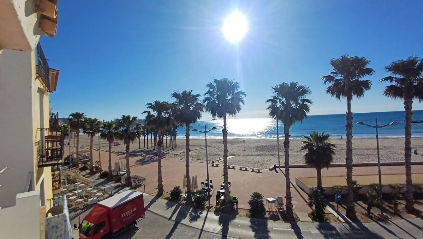 Dúplex en première ligne de plage à Villajoyosa — Vue mer