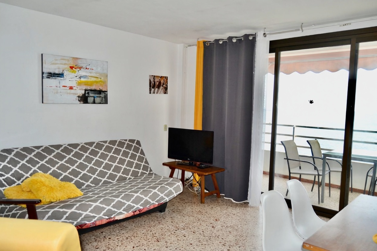 Flat in Villajoyosa on the Seafront — Living room