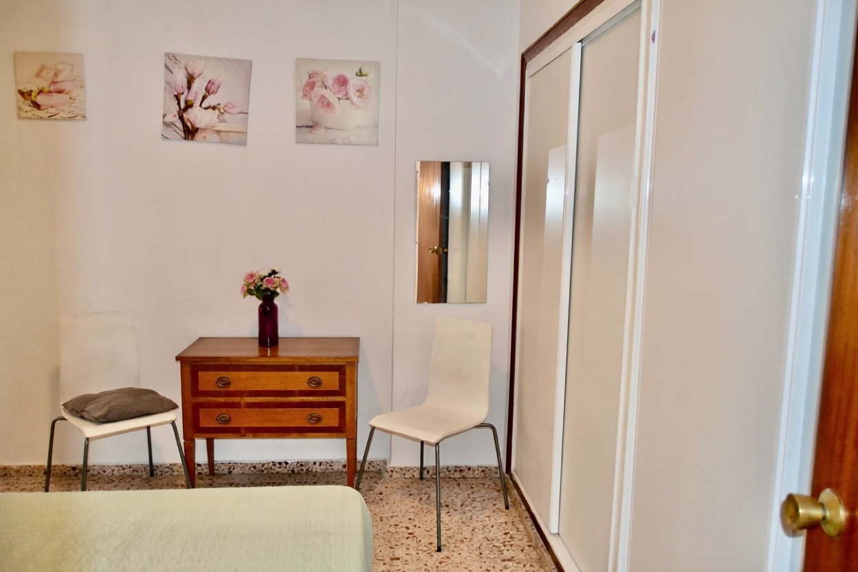Flat in Villajoyosa on the Seafront — Bedroom