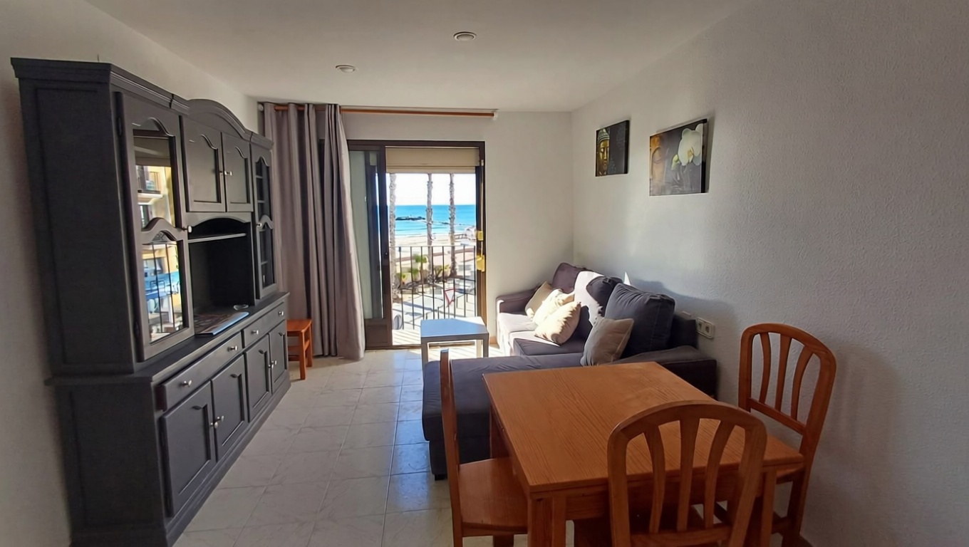 Dúplex en primera línea de playa en Villajoyosa — Living room