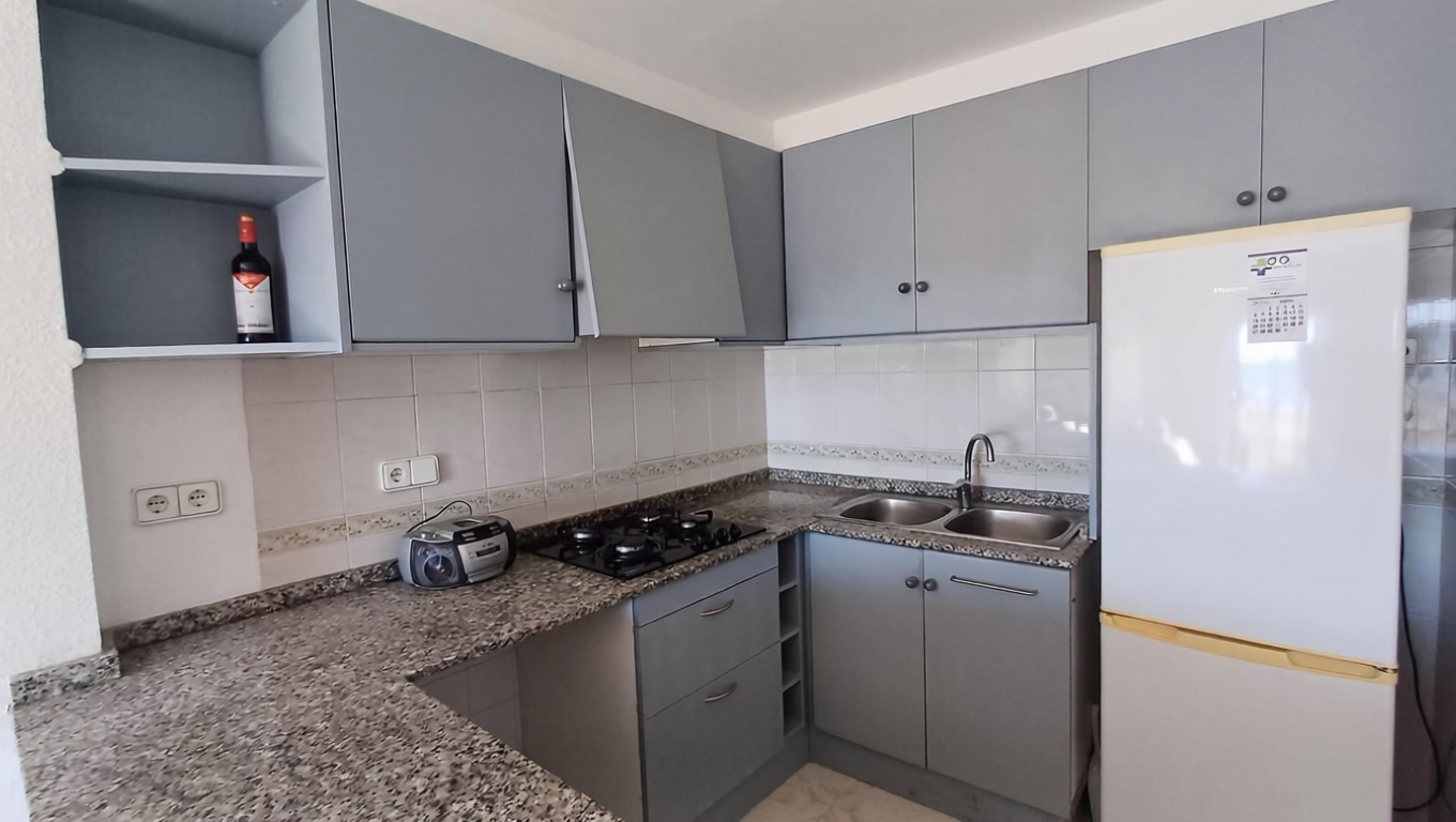 Dúplex en primera línea de playa en Villajoyosa — Kitchen