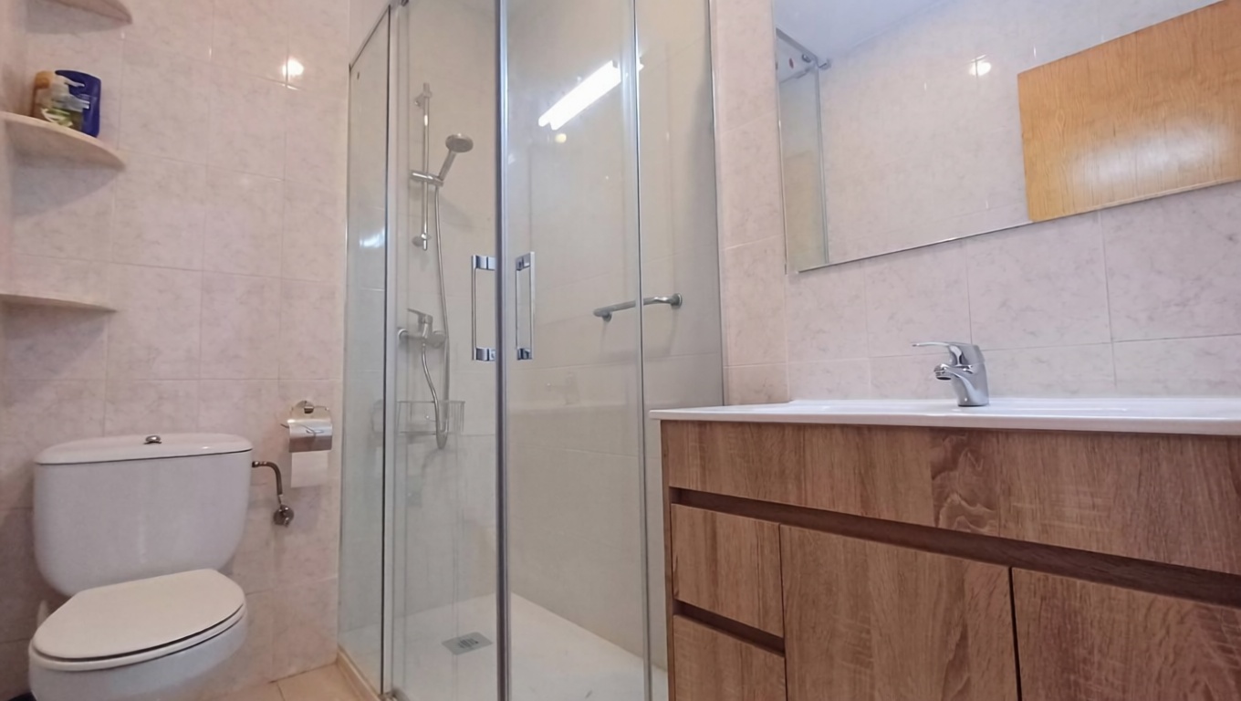 Dúplex en primera línea de playa en Villajoyosa — Bathroom