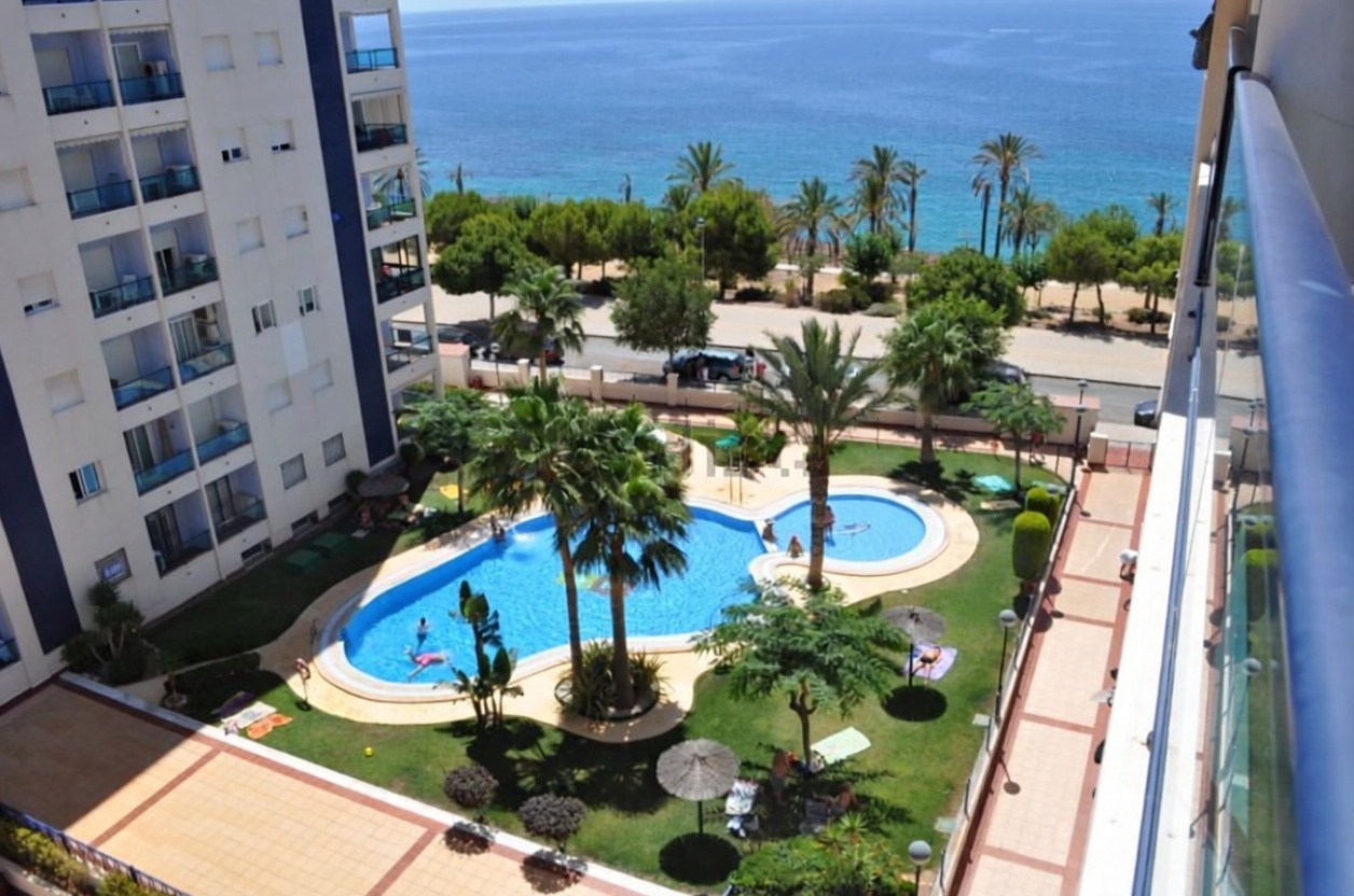 Flat in Villajoyosa, First Line of Beach — Sea view