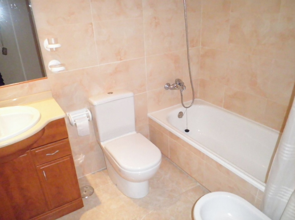 Flat in Villajoyosa, First Line of Beach — Bathroom