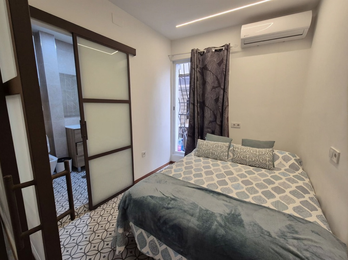 Flat in Villajoyosa on the First Line of the Beach — Bedroom
