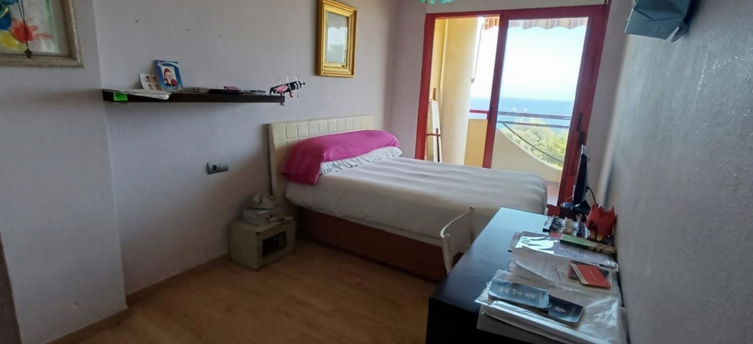 Flat in Villajoyosa on the Seafront — Bedroom