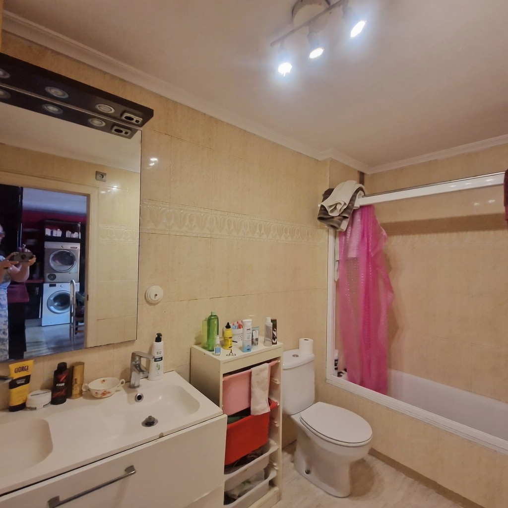 Piso en primera línea de playa en Villajoyosa — Bathroom