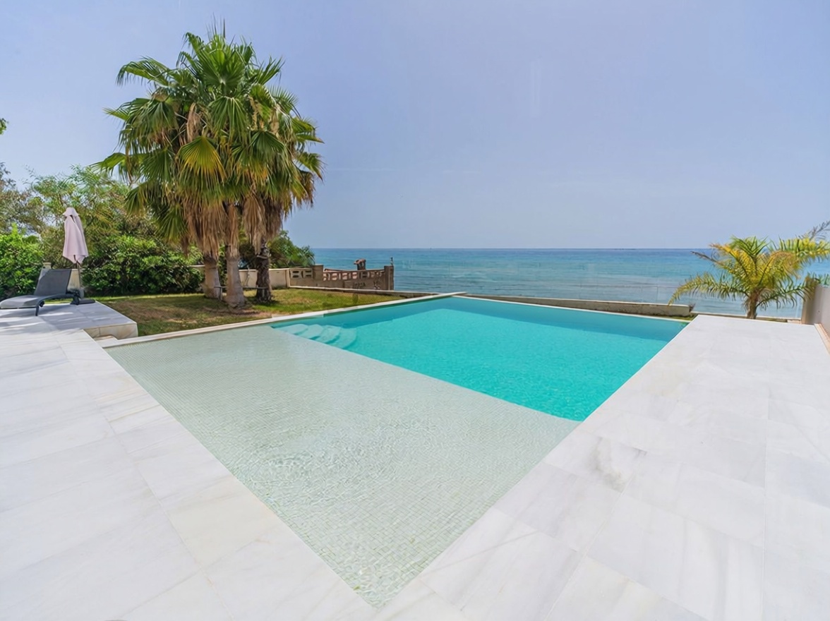 Chalet avec accès direct à la plage à El Campello — Vue mer