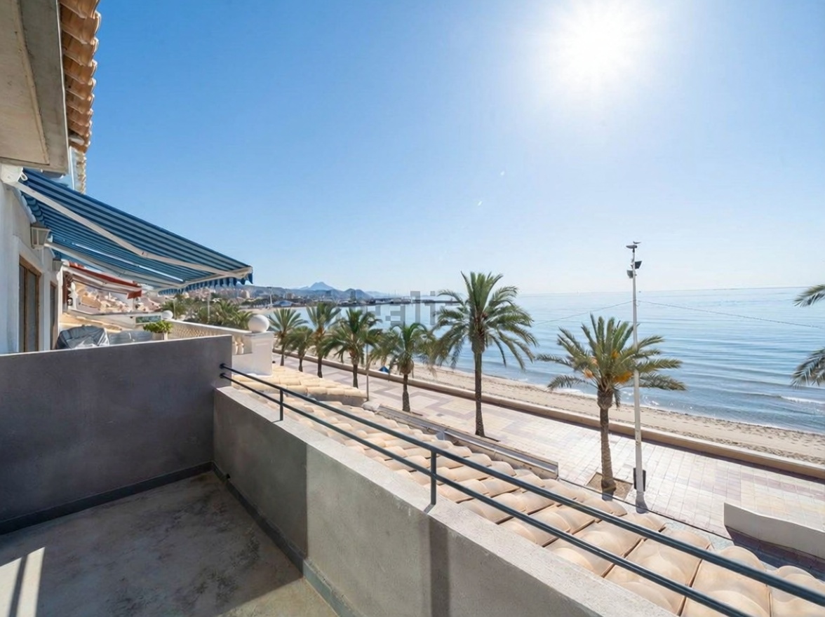 Шале с прямой выход на пляж в El Campello — Морская терраса