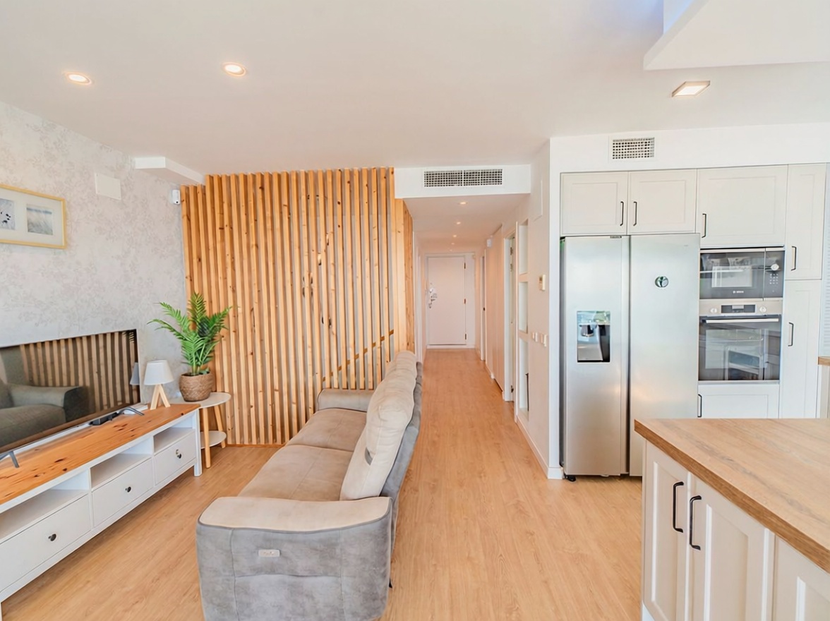 Beachfront flat in El Campello — Living room