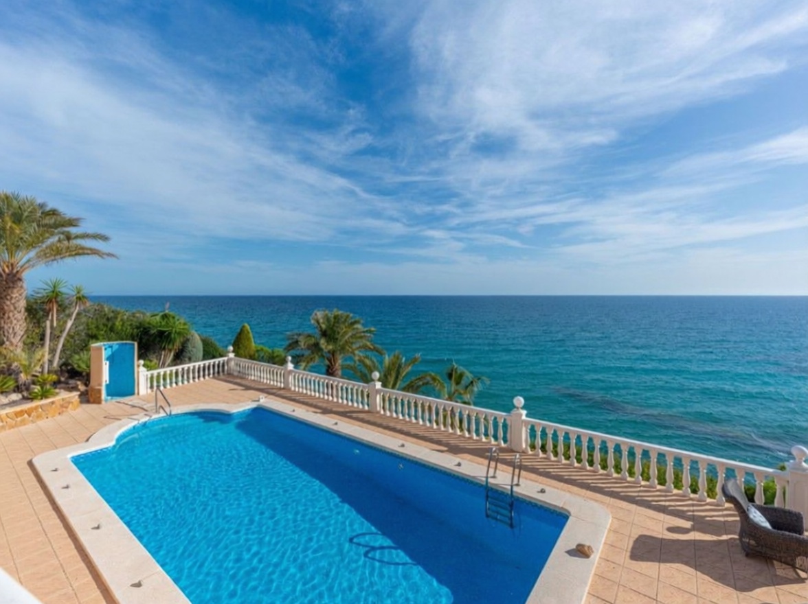 Chalet mit direkter Strandzugang in El Campello