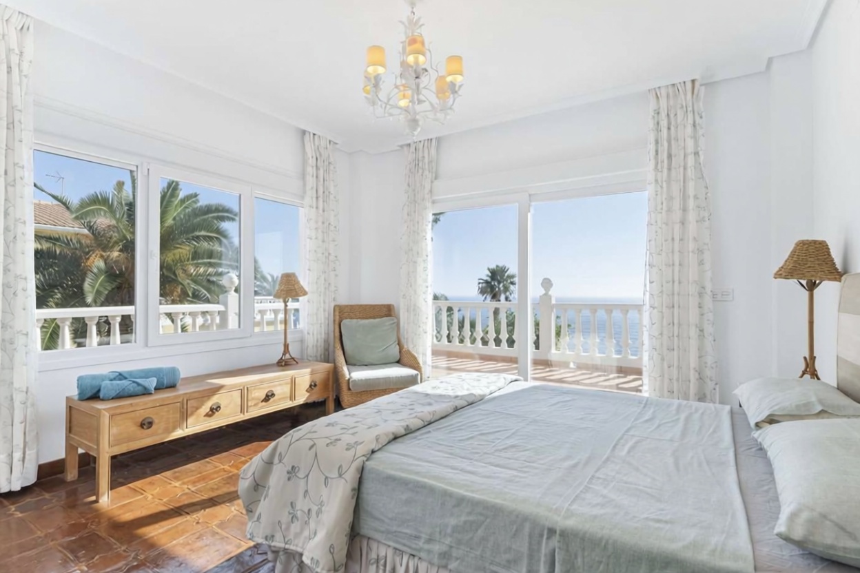Chalet avec accès direct à la plage à El Campello — Chambre
