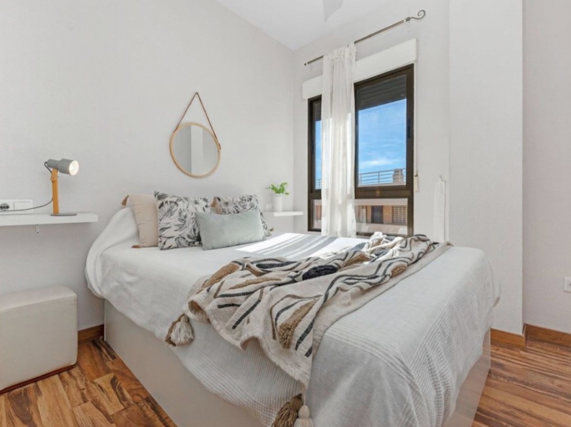 Ático en primera línea de mar en El Campello — Dormitorio